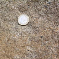 Dm-Mx: Large-grained sandstone